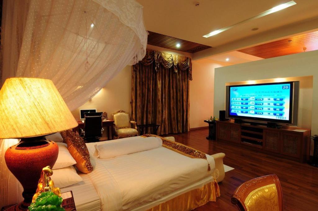 Myat Taw Win Hotel Naypyidaw Экстерьер фото