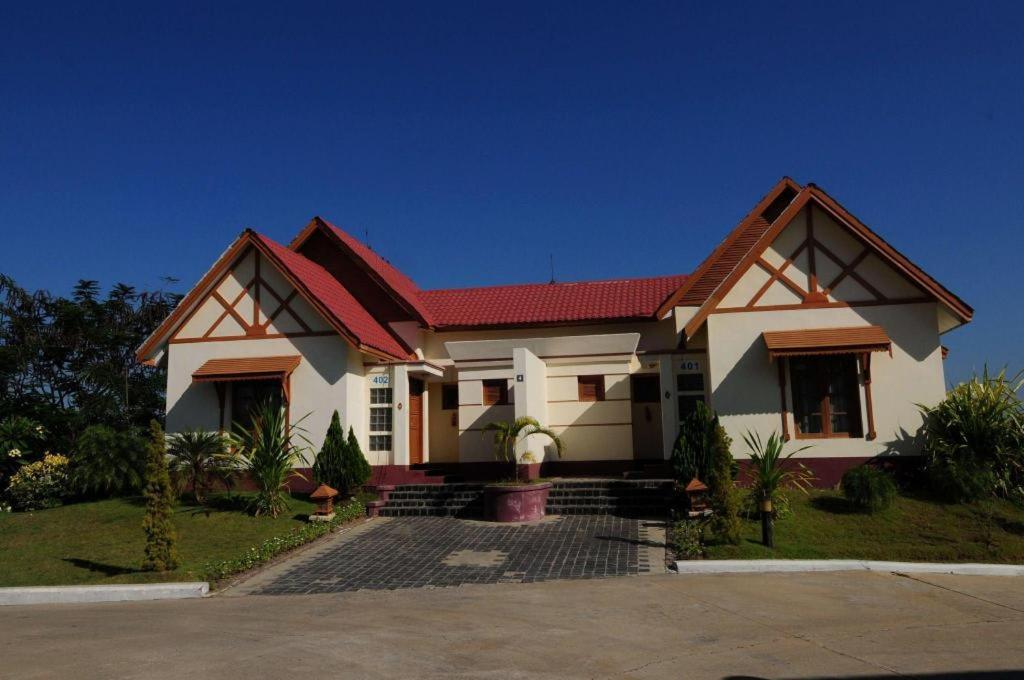 Myat Taw Win Hotel Naypyidaw Экстерьер фото
