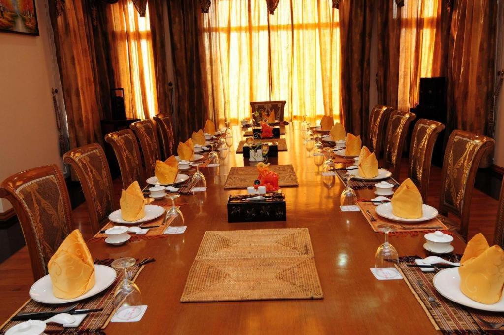 Myat Taw Win Hotel Naypyidaw Экстерьер фото