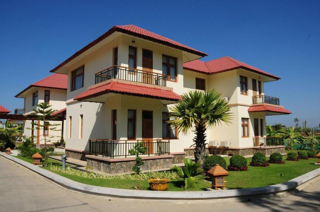 Myat Taw Win Hotel Naypyidaw Экстерьер фото