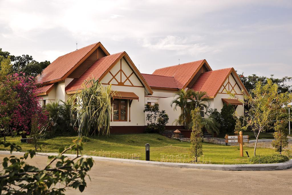 Myat Taw Win Hotel Naypyidaw Номер фото