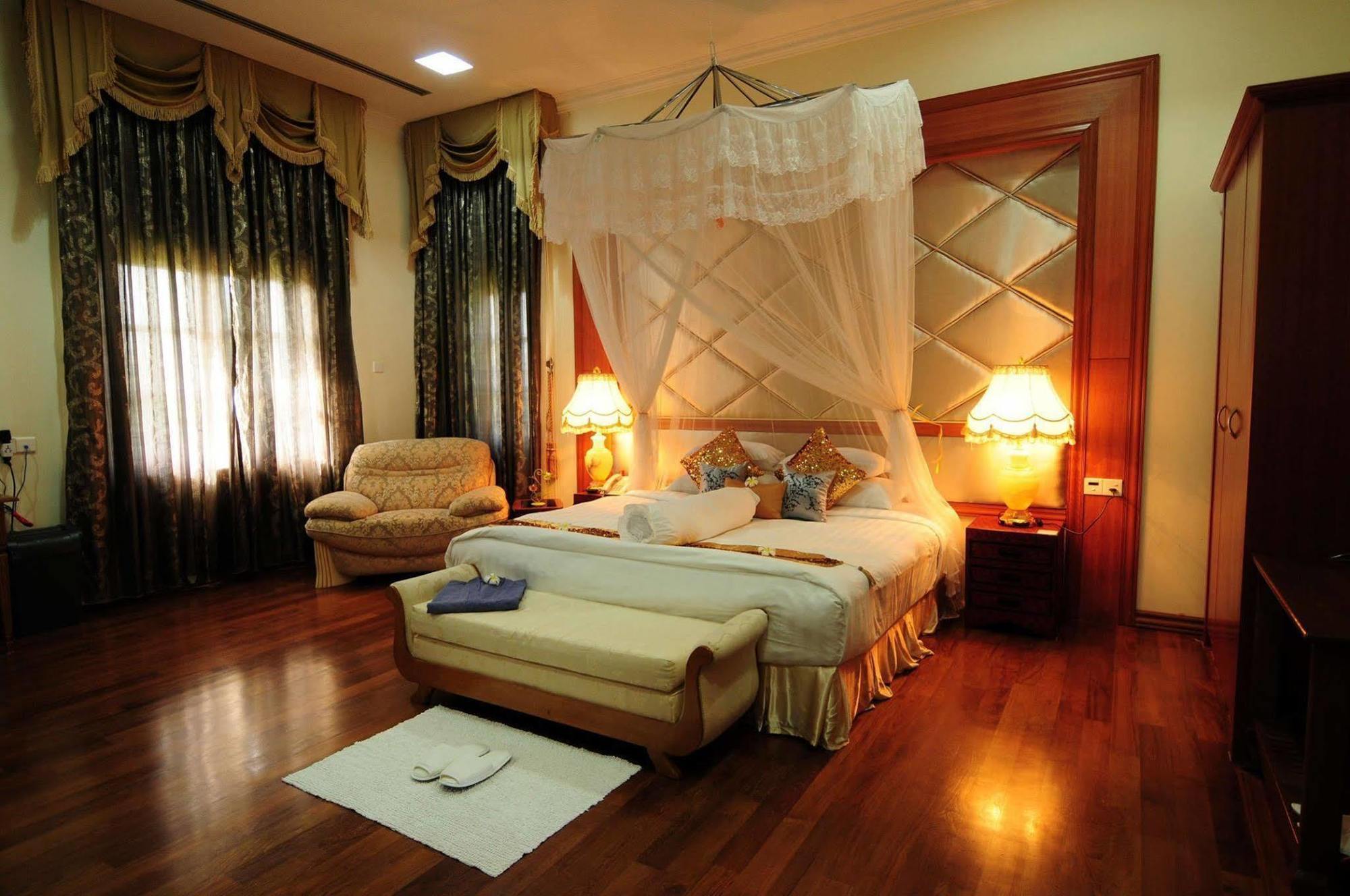 Myat Taw Win Hotel Naypyidaw Экстерьер фото