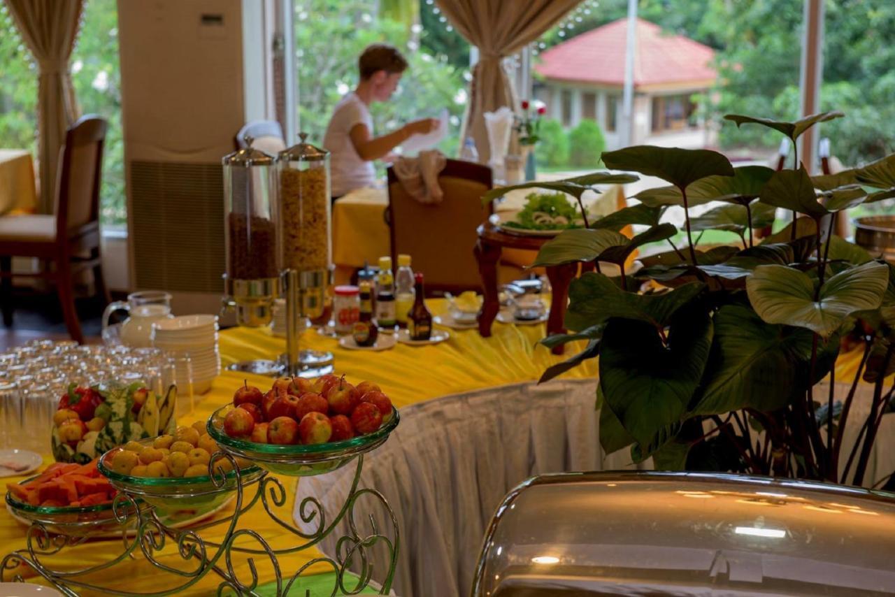 Myat Taw Win Hotel Naypyidaw Экстерьер фото