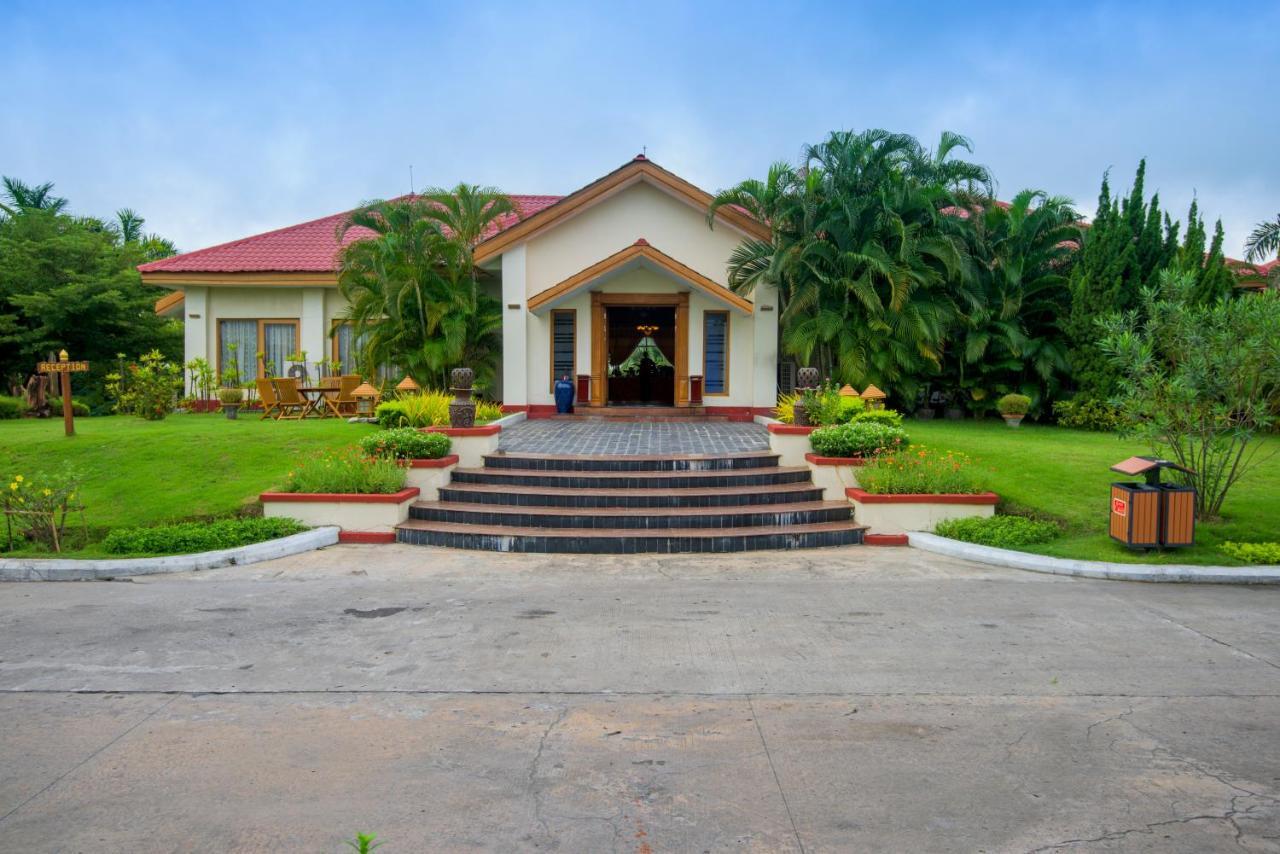 Myat Taw Win Hotel Naypyidaw Экстерьер фото